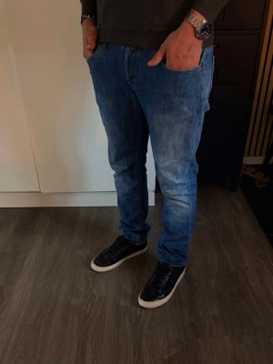 Dondup jeans mörkblå - Dondup jeans stl 34 (George skinny fit)   Modellen-182cm-80kg