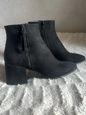 Stövletter  - Använda en gång, utan defekter. 