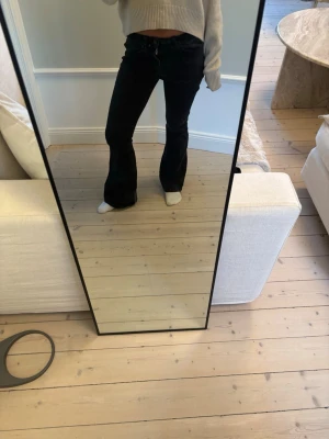Lowwaist bootcut jeans - Lågmidjade bootcut jeans från veromoda. Nyskick, inga defekter! Storlek: XS/30