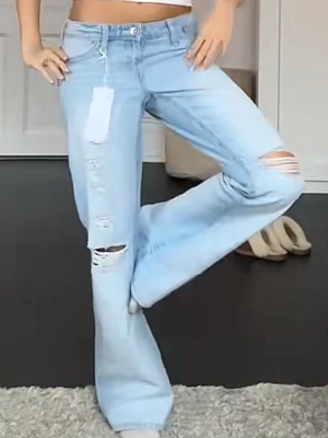 Slutsålda low loose bootcut jeans  - Jeans från Gina som inte säljs längre, storlek 164, pris kan diskuteras.