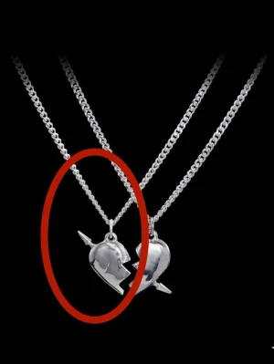 You & me Maria Nilsdotter halsband  - • Vänster halsband från Maria Nilsdotter               • Kedjans längd 45cm                                                • Silver 925                                                                  • Möts upp i Stockholm 