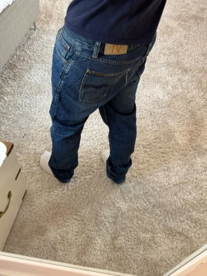 Nudie jeans  - Nudie Jeans Gritty Jackson | Bra skick | Storlek 32/34 | Pris - 499kr | Modellen är ca 180cm lång | Hör av dig vid minsta fråga eller fundering!!