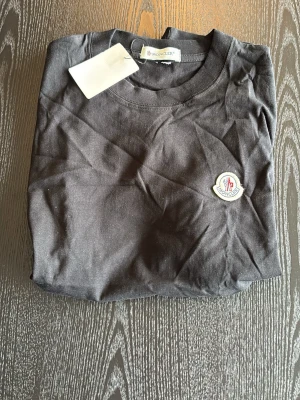 T-Shirt - Säljer denna t-shirt, helt ny aldrig använd