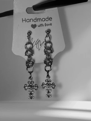 Handmade alternative jewerly in stainless steel  - 🕷️Handmade earrings by me ⛓️Material: Stainless Steel 🖤Length 6cm  🖤Jewerly care:  – Avoid longer contact with water – Avoid excessive perfume, lotions, and chemicals – Do not sleep or exercise while wearing  Proper care helps maintain appearance and longevity ✨  Feel free to check out my other pieces- bundle discounts available💸  The price list is set based on material costs, my working hours and based on unique designs and other costs.