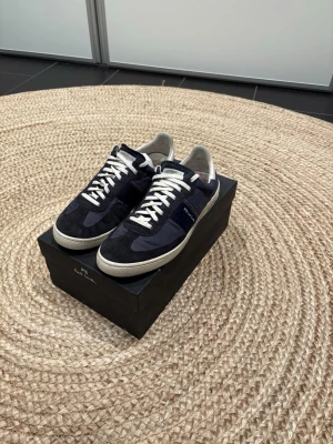 Paul Smith skor - Snygga unika gats från Paul Smith. Använda men i bra skick. Tror dessa kostade 3000 nypris om jag minns rätt. Storlek 42