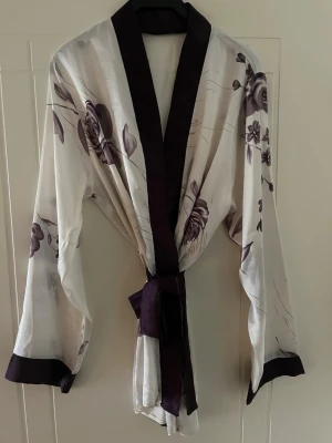 Vintage Love - Storlek XS. Ny skick. Märke Vintage Love.