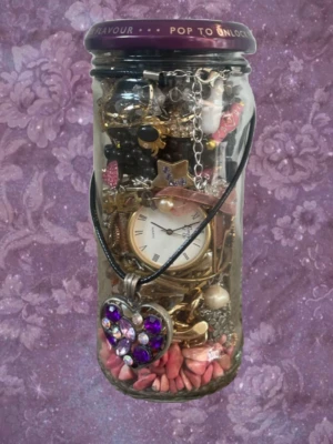 Jewelry jar - Blandade smycken, skickas utan burken