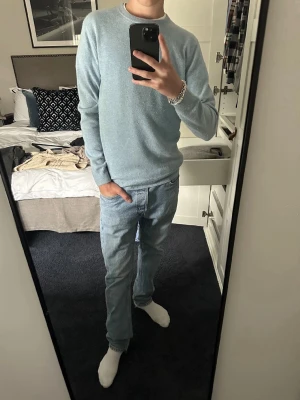 Ljusblå tröja från John Henric  - John Henric tröja i bra skick!