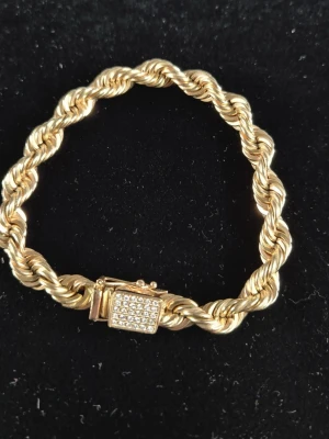 Brecelet , Armband med kistlås - Rostfritt stål 