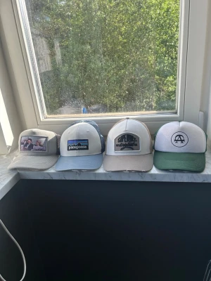 Kepsar  - - Maggios keps (LE). Box och dustbags finns.  - Patagonia keps. - Superdry keps. -All cap one keps. Styck pris, pm för priser.