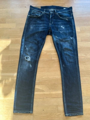 W33 - Fetaste dondupsen på marknaden. De är i den populära modellen George med goa slitningar
