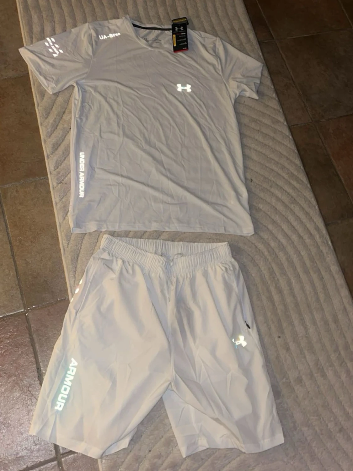 Grått träningsset från Under Armour