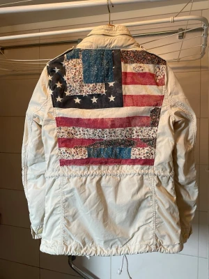 Ralph lauren m65 - En ralph lauren denim & supply dam m65 jacka i storlek XS. 