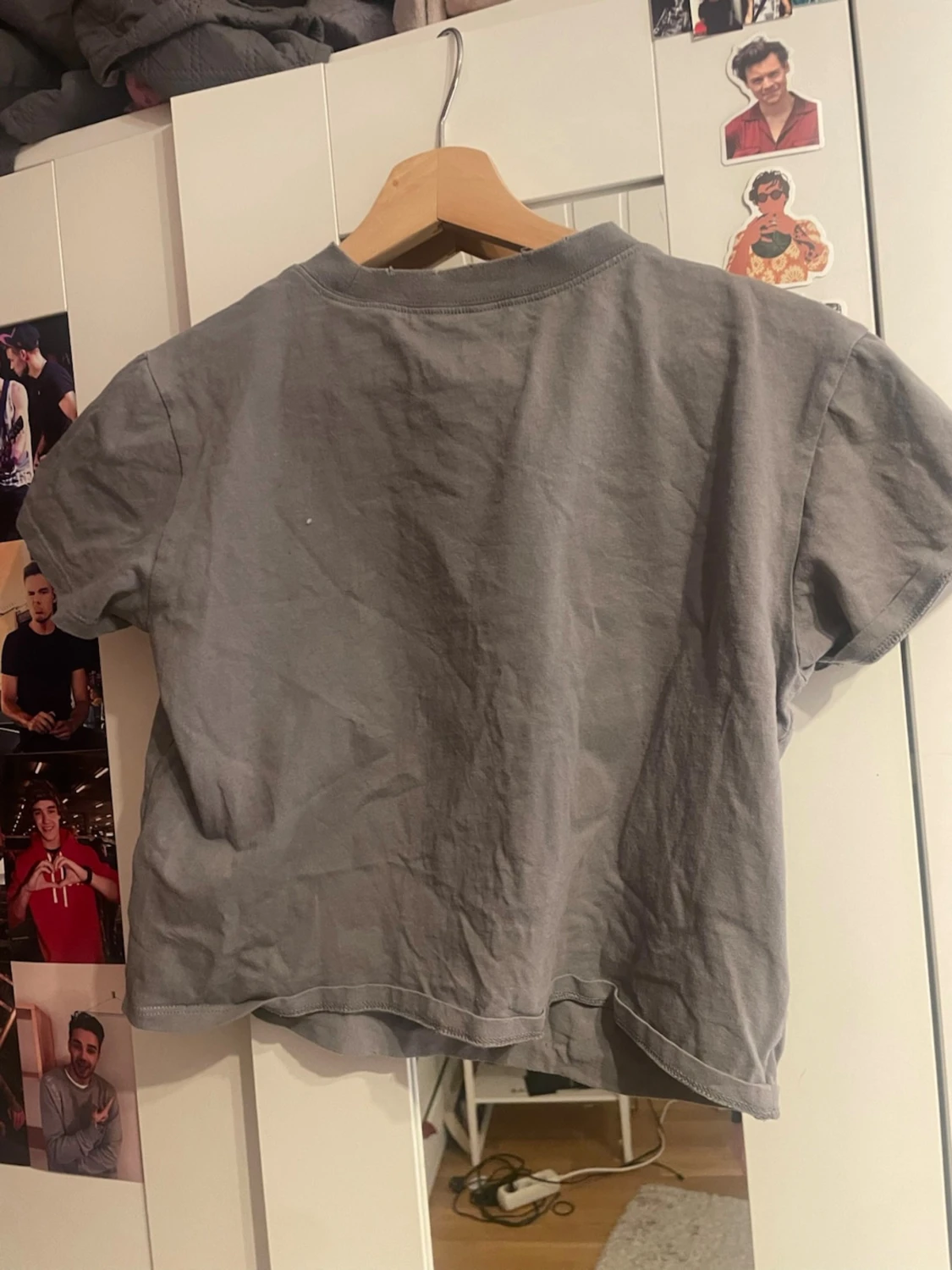 Grå t-shirt med kurt cobain tryck - 1