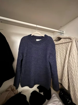 Stickad tröja  - Jättesnygg tröja i ull och mohair mix utan defekter! 