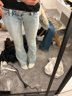 Ljusblå bootcut jeans Gina - Helt nya jeans från Gina 