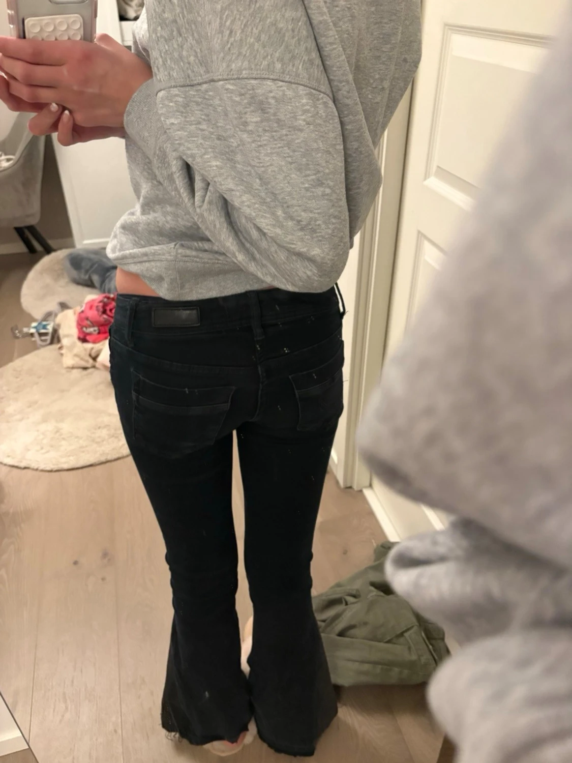 Svarta bootcut jeans - 1