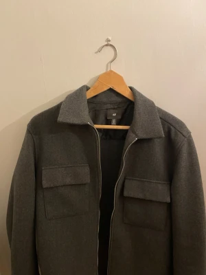Overshirt från h&m  - Snygg overshirt från h&m storlek Medium 