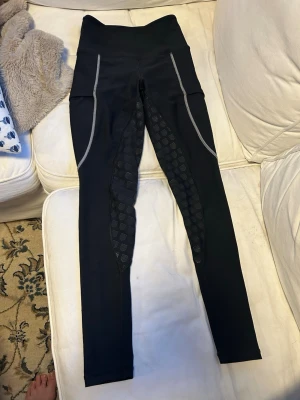 Maya delorez funktion breechers  - Svarta Maya Delorez funktion breechers i fint skick storlek xs