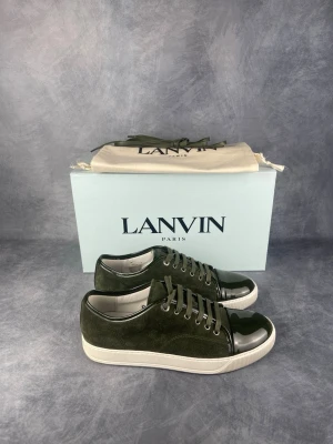 Lanvin DBB1 - Skick: 9/10, som nya. | Ingår: Skor, box, dustbags och extrasnören. | Nypris: +- 5200 SEK. | Storleken är UK6.