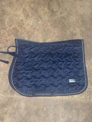 Blått schabrak  - Copperfield storlek Full