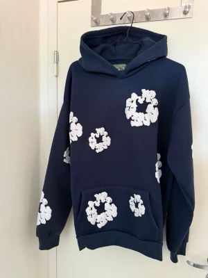 Denim tears tracksuit   - Snygg navy Denim tests tracksuit   Storlek M kan köpas separat