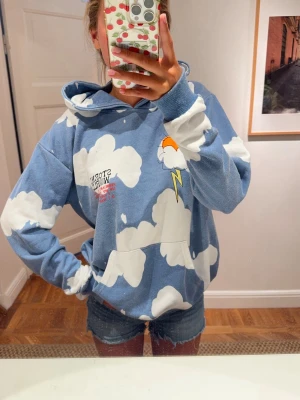 Hooodie - Säljer denna super coola hoodie🌸🌸🌸