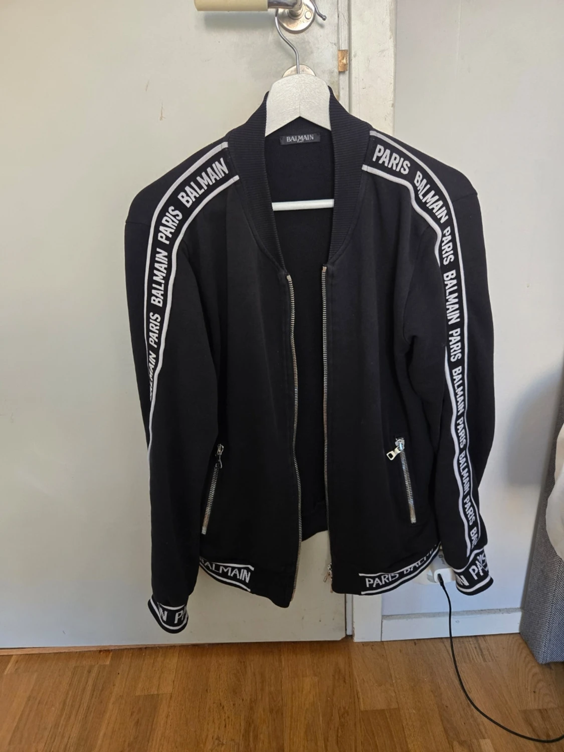 Svart zip kofta från Balmain Paris