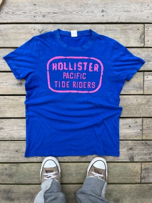 Hollister tee - Riktigt fet hollister tröja. Storlek L. Perfekt för sommaren