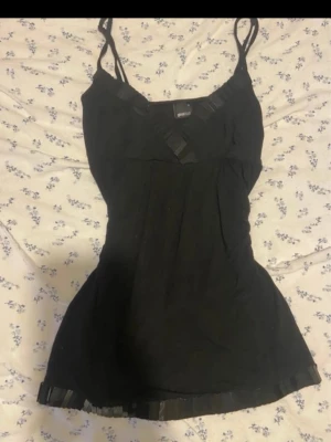 Y2k topp - Vintage y2k topp från Gina, jättesnygg och unik