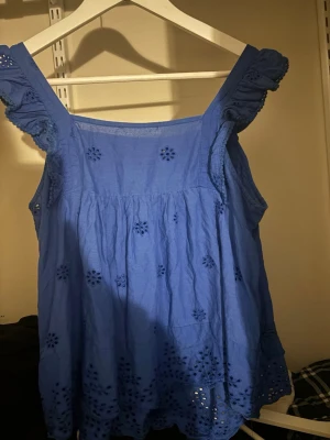 Blå blus från mango - Storlek s.