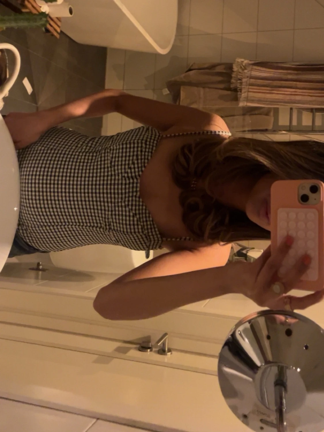 Rutig linnetopp med smala axelband - 1