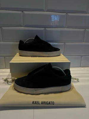 Arigato  - Nypris 3000kr | Storlek 43 