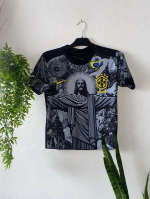 Brasilien jesus Jersey  - Storlek S men lite liten i storleken (Xs), skriv till mig för fler bilder.                                            