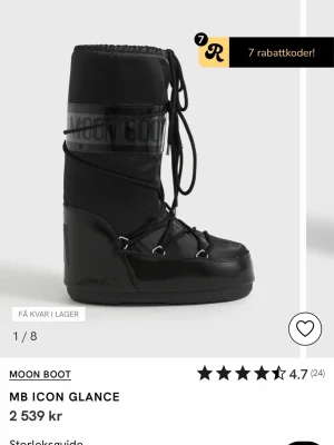 Svarta moonboots - Höga glansiga svarta moonbotsen som är använda fåtal gånger, storlek 39-41. Varsamt använda och i gott skick