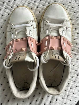 Valentino Rockstud Shoes - The soles of the shoes are in poor condition, but do not prevent them from being worn. 2 studs missing.