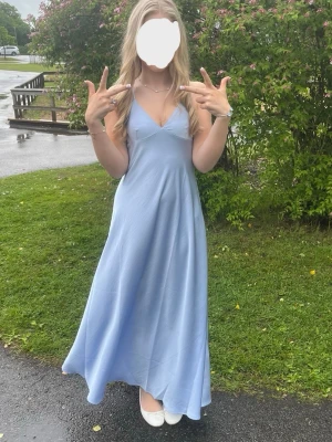 Balklänning🩵 - Endast använd 1 gång, strl 34 från NAKD😍