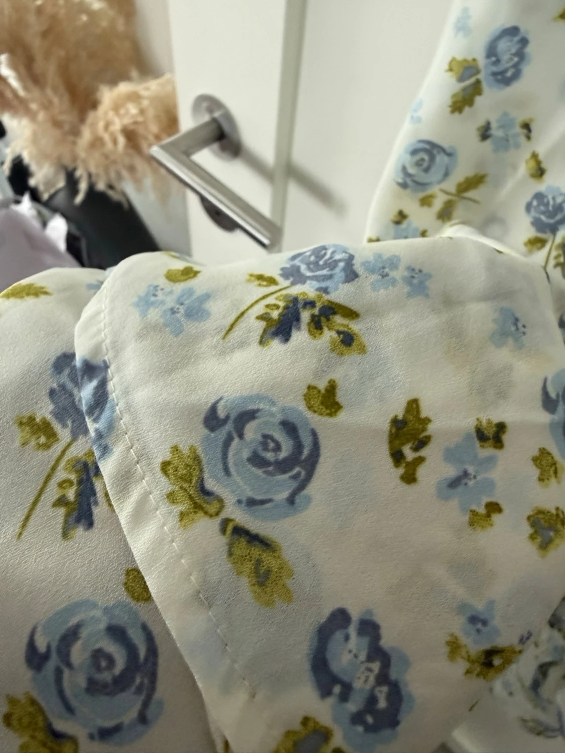 Vit blommig långklänning med snörning - 3