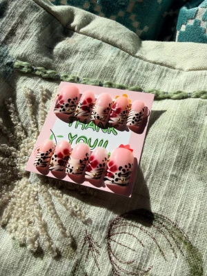 Pressons🌸 - Pressons i storlek S! Mått:15,11,12,11,9 (mm) prepkit tillkommer! Tveka inte o ställa frågor! 