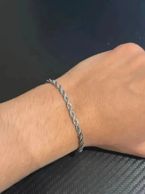 Cordell Armband - Cordell armband i storlek 18.5cm. Fint skick, inga repor. 