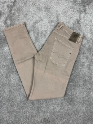 Replay jeans  - Ett par riktigt snygga jeans från Replay i storlek W34 L34 i modellen Anbbas Hyperflex 