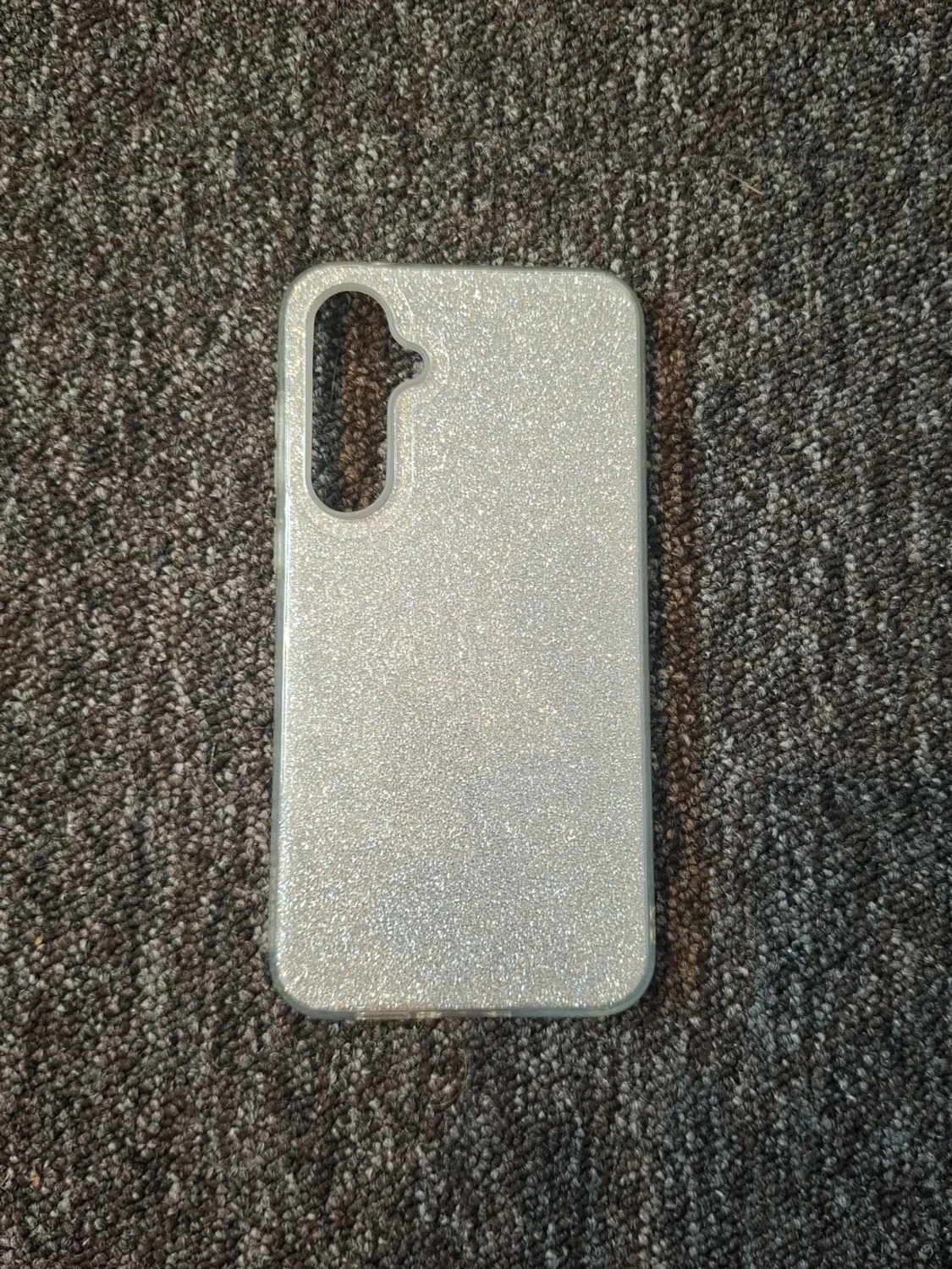 Glittrigt silverfärgat mobilskal