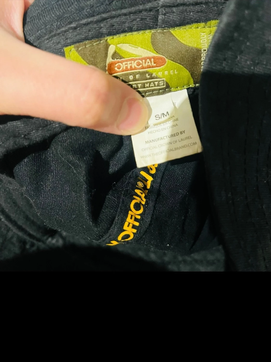 Svart bucket hat med färgglad detalj - 3