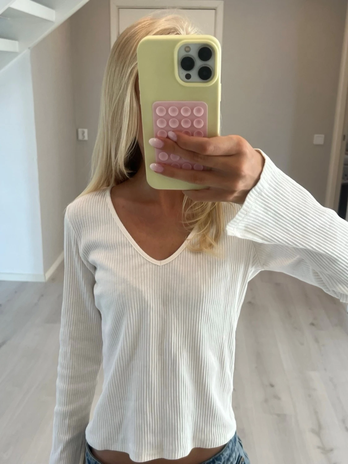 Vit ribbad långärmad topp - 1