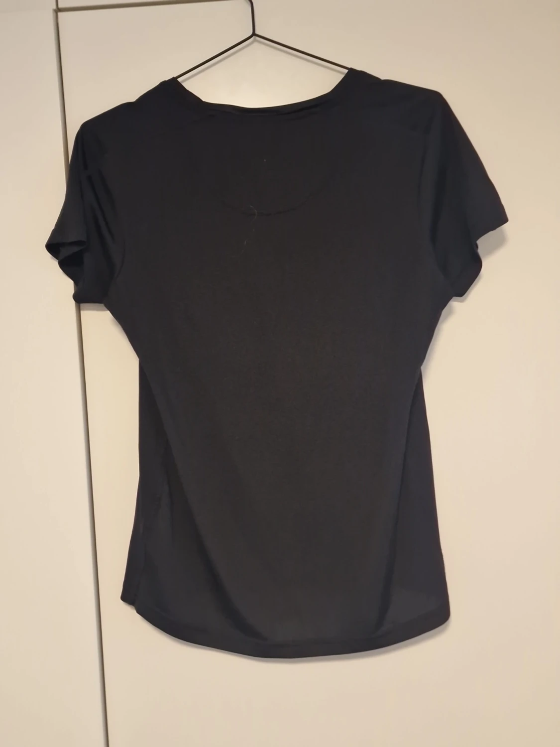 Svart tränings-tshirt från Ronhill  - 1