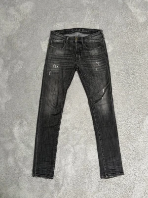 Jack & Jones  - Jack & Jones jeans | Skick: 8/10 | Strl W30 L32 | Pris - 399 | Fraktar via Postnord eller Instabox på köparens bekostnad | Hör av dig vid minsta fråga eller fundering//CL