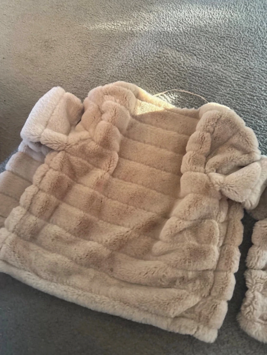 Beige teddyjacka från Gina Tricot - 3