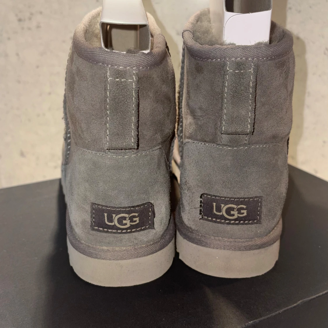 Grå UGG boots i mocka - 1