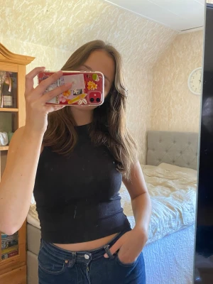 Bikbok linne - Svart ribbat linne från bikbok