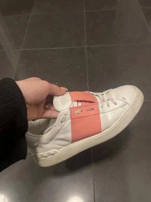 Valentino skor  - Valentino skor i 37/2, passar 38 ca. Bra skick men använda ❤️